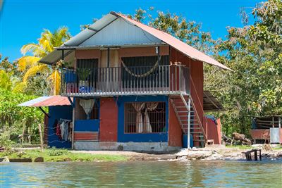 Typisches Haus in Tortuguero, Costa Rica
